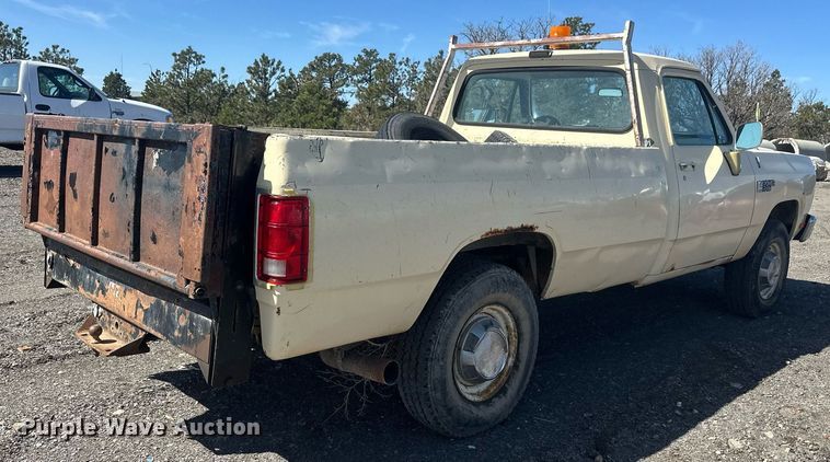 image for item DT7169 1988 Dodge Ram 250 pickup truck