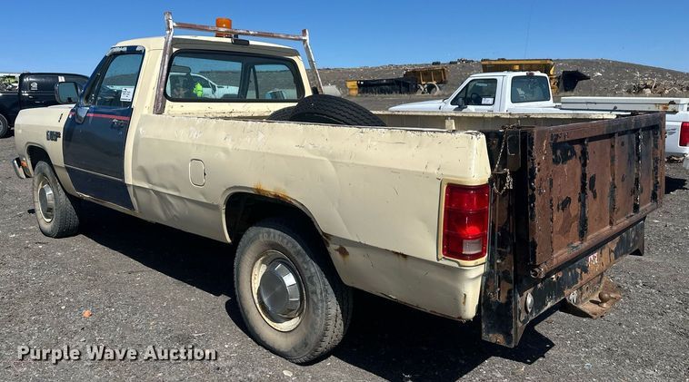image for item DT7169 1988 Dodge Ram 250 pickup truck