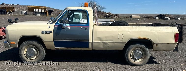 image for item DT7169 1988 Dodge Ram 250 pickup truck