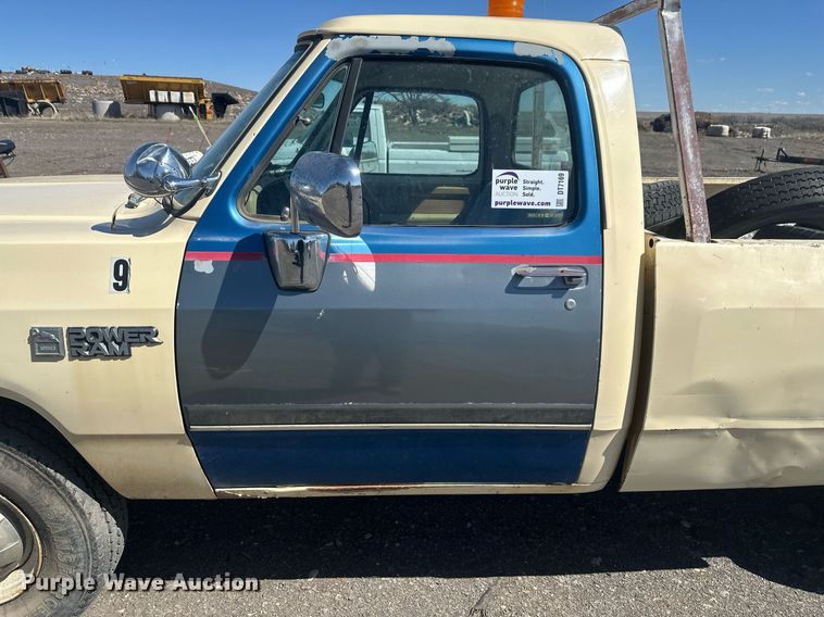 image for item DT7169 1988 Dodge Ram 250 pickup truck