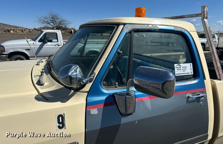 image for item DT7169 1988 Dodge Ram 250 pickup truck