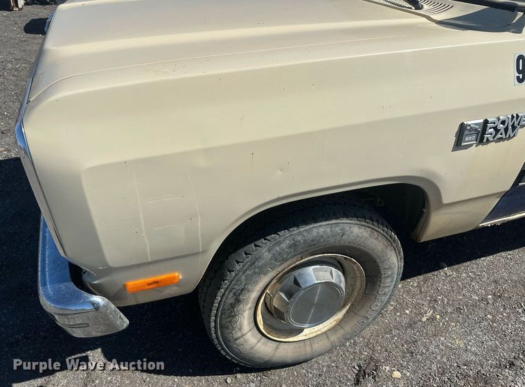 image for item DT7169 1988 Dodge Ram 250 pickup truck