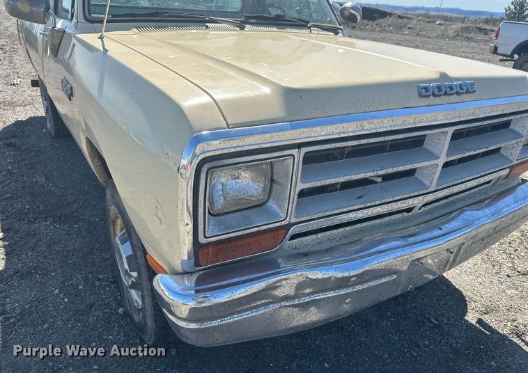 image for item DT7169 1988 Dodge Ram 250 pickup truck