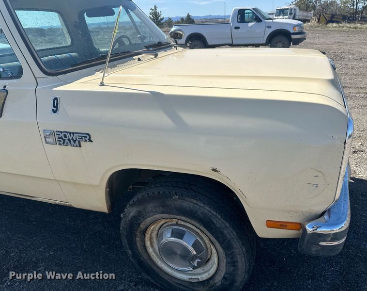 image for item DT7169 1988 Dodge Ram 250 pickup truck