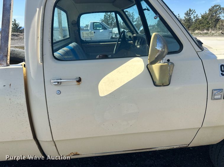 image for item DT7169 1988 Dodge Ram 250 pickup truck