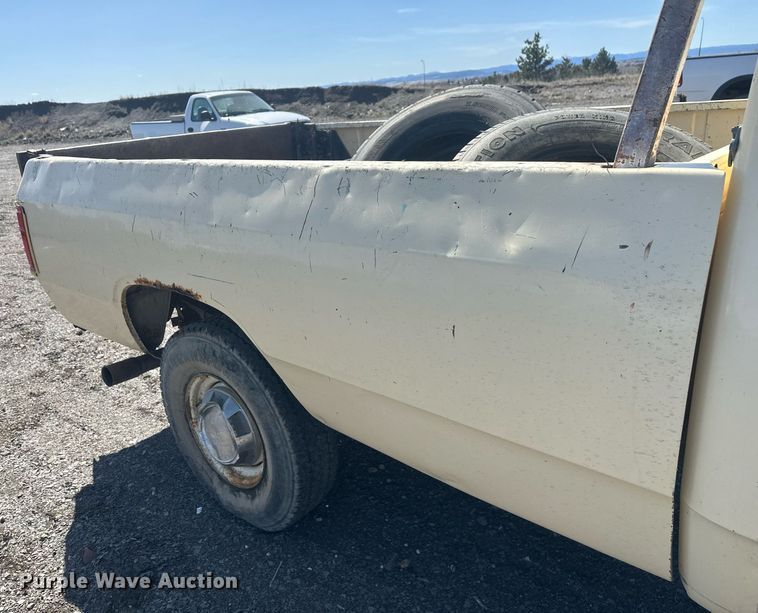 image for item DT7169 1988 Dodge Ram 250 pickup truck