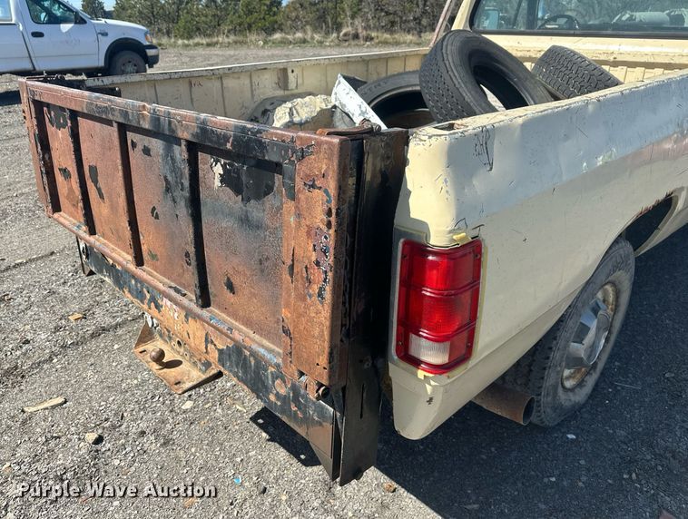 image for item DT7169 1988 Dodge Ram 250 pickup truck