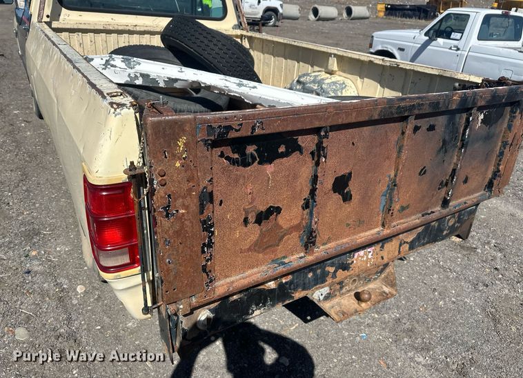 image for item DT7169 1988 Dodge Ram 250 pickup truck