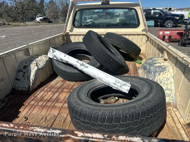 image for item DT7169 1988 Dodge Ram 250 pickup truck