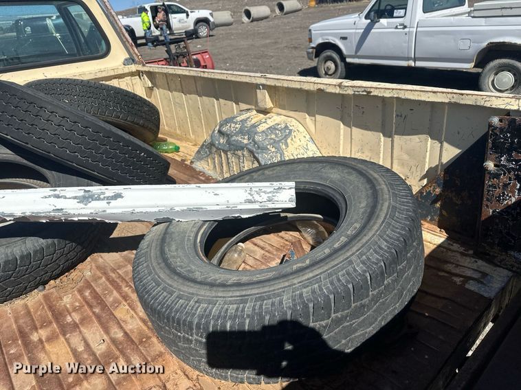 image for item DT7169 1988 Dodge Ram 250 pickup truck