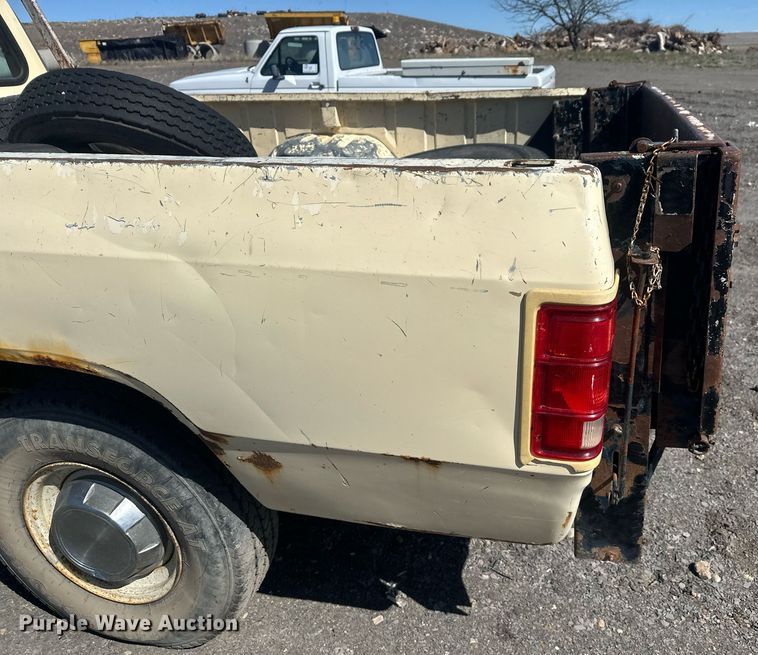 image for item DT7169 1988 Dodge Ram 250 pickup truck