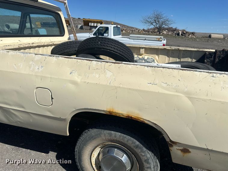 image for item DT7169 1988 Dodge Ram 250 pickup truck