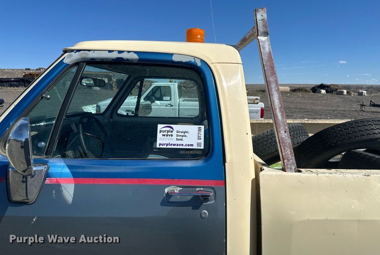 image for item DT7169 1988 Dodge Ram 250 pickup truck