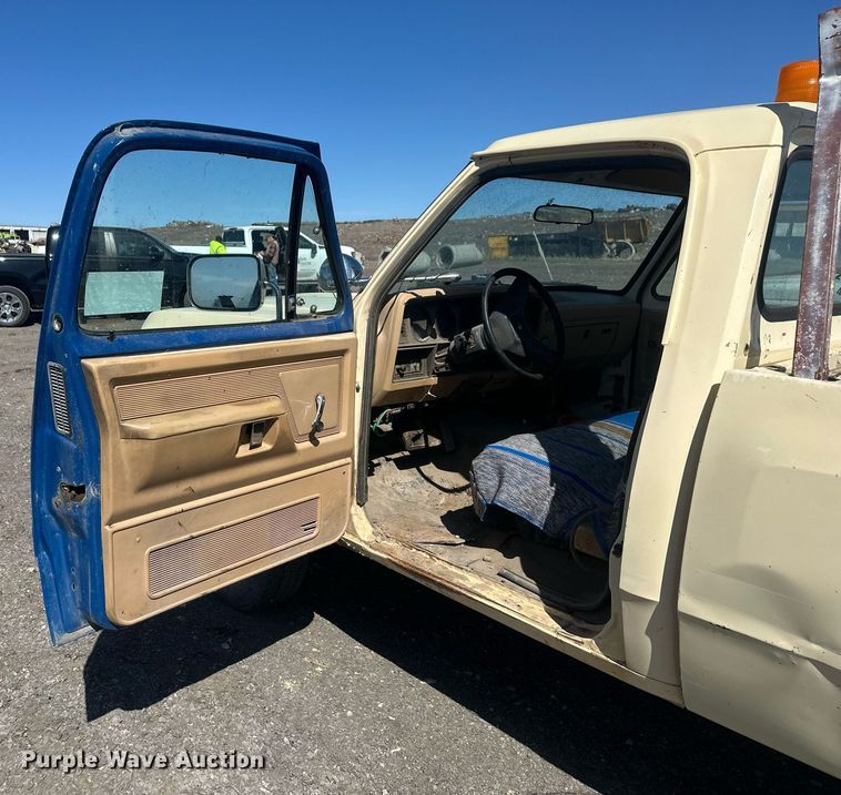 image for item DT7169 1988 Dodge Ram 250 pickup truck