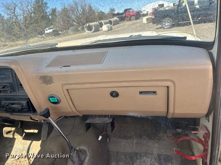 image for item DT7169 1988 Dodge Ram 250 pickup truck