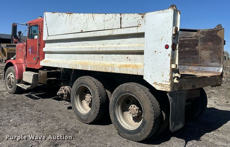 image for item DT7171 1987 Freightliner FLC dump truck