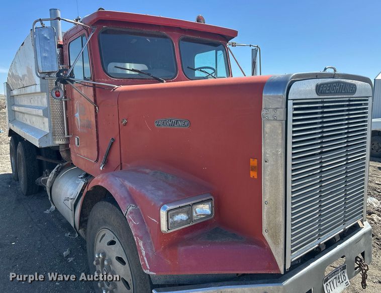 image for item DT7171 1987 Freightliner FLC dump truck