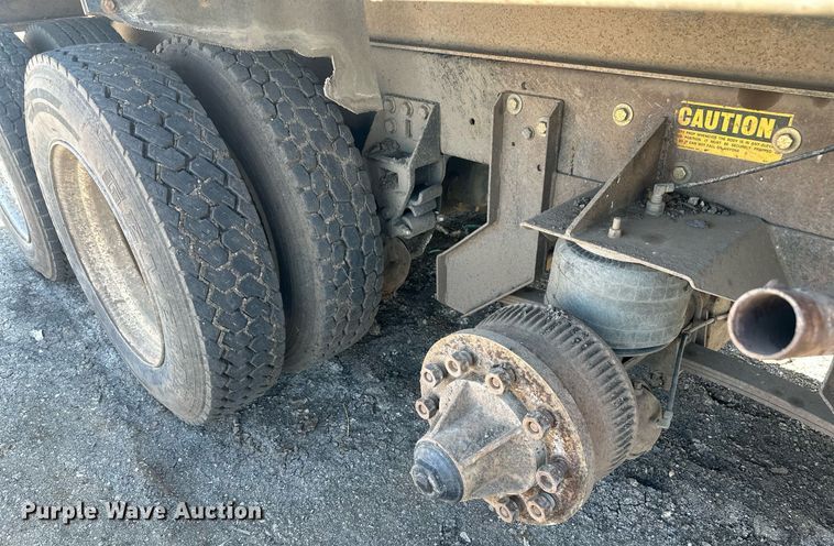 image for item DT7171 1987 Freightliner FLC dump truck