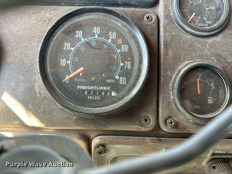 image for item DT7171 1987 Freightliner FLC dump truck