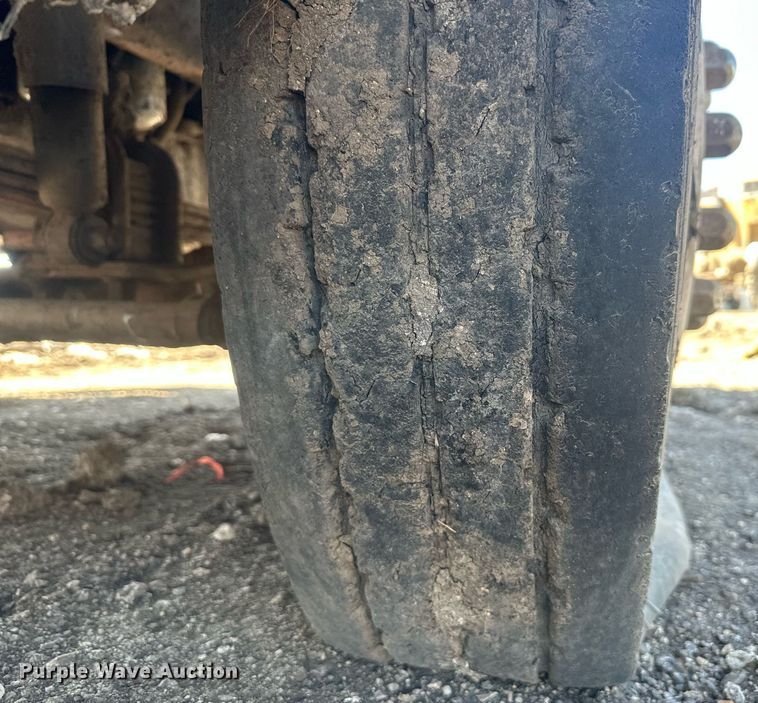 image for item DT7171 1987 Freightliner FLC dump truck