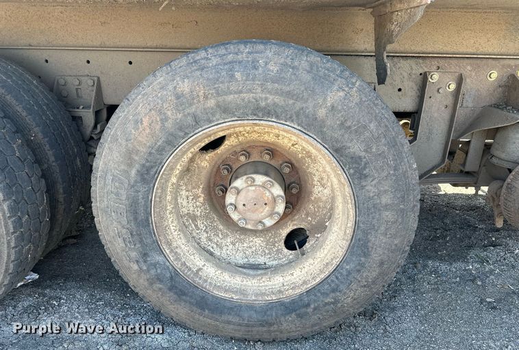 image for item DT7171 1987 Freightliner FLC dump truck