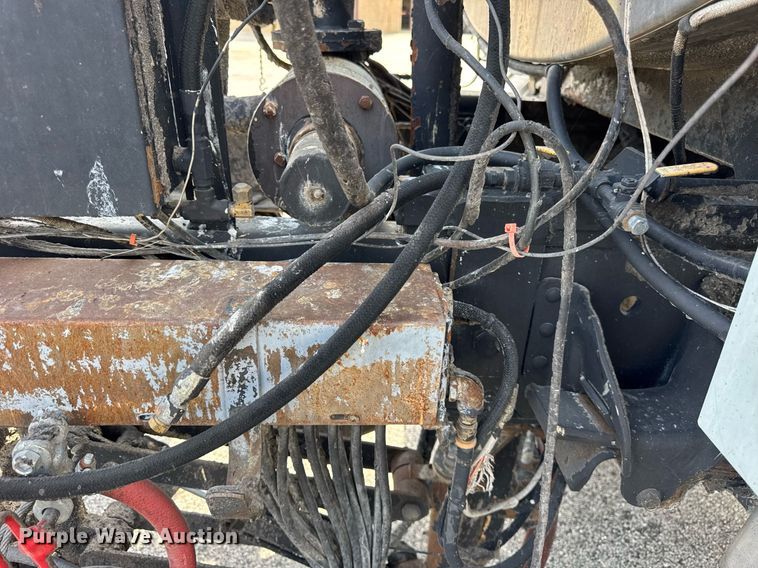 image for item DU3469 2006 Chevrolet C7500 oil distributor truck