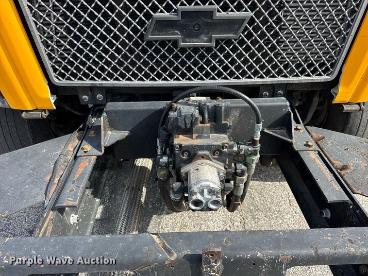 image for item DU3469 2006 Chevrolet C7500 oil distributor truck