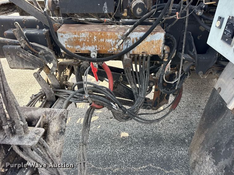 image for item DU3469 2006 Chevrolet C7500 oil distributor truck