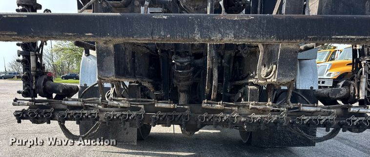 image for item DU3469 2006 Chevrolet C7500 oil distributor truck