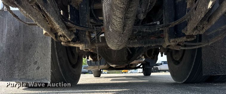 image for item DU3469 2006 Chevrolet C7500 oil distributor truck