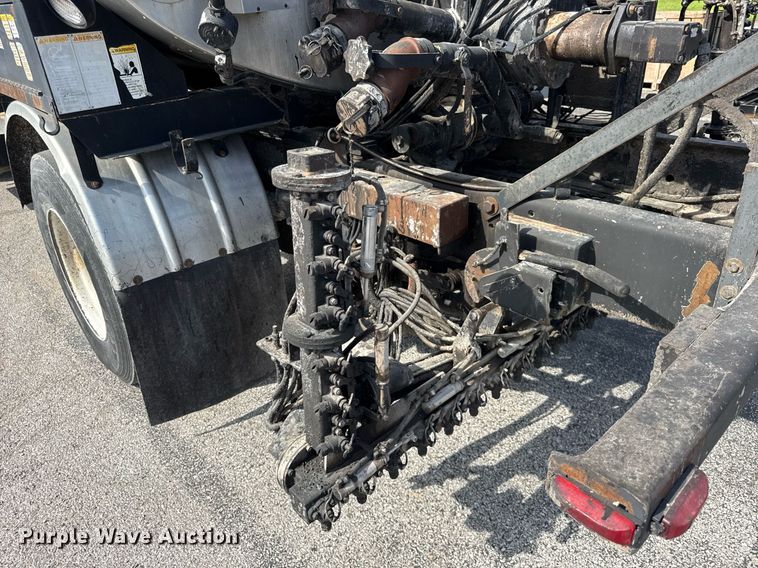 image for item DU3469 2006 Chevrolet C7500 oil distributor truck