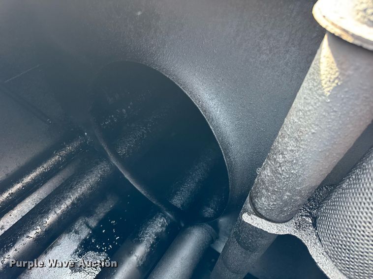 image for item DU3469 2006 Chevrolet C7500 oil distributor truck