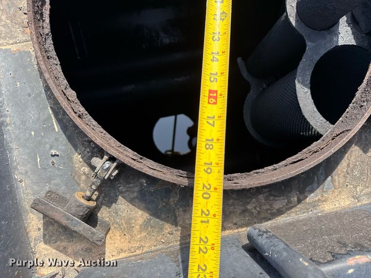 image for item DU3469 2006 Chevrolet C7500 oil distributor truck