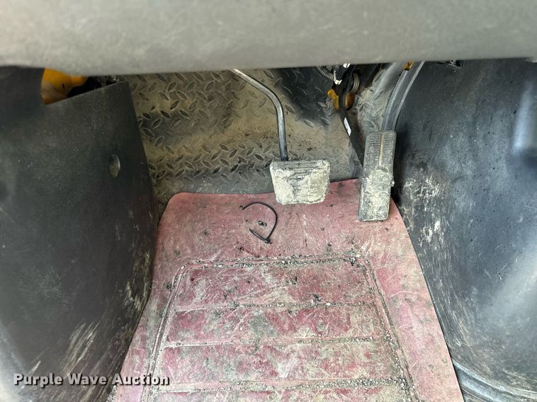 image for item DU3469 2006 Chevrolet C7500 oil distributor truck