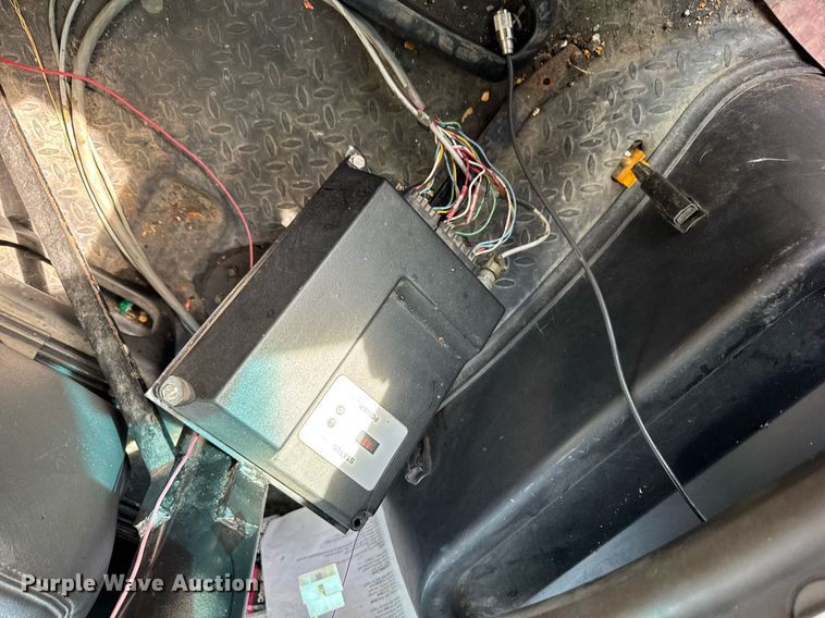 image for item DU3469 2006 Chevrolet C7500 oil distributor truck