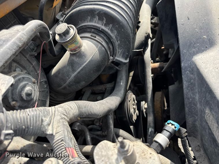 image for item DU3469 2006 Chevrolet C7500 oil distributor truck