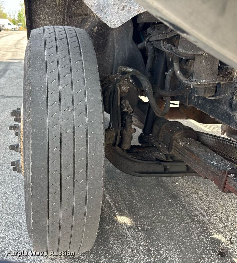 image for item DU3469 2006 Chevrolet C7500 oil distributor truck