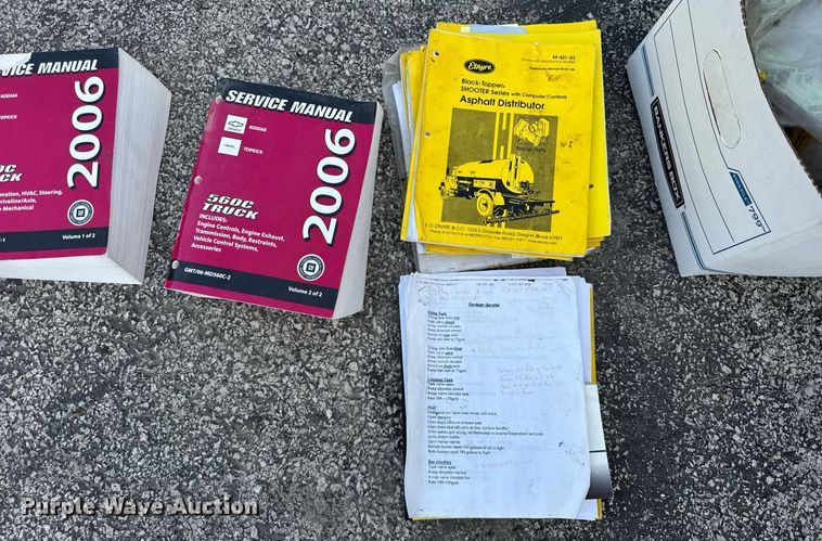 image for item DU3469 2006 Chevrolet C7500 oil distributor truck