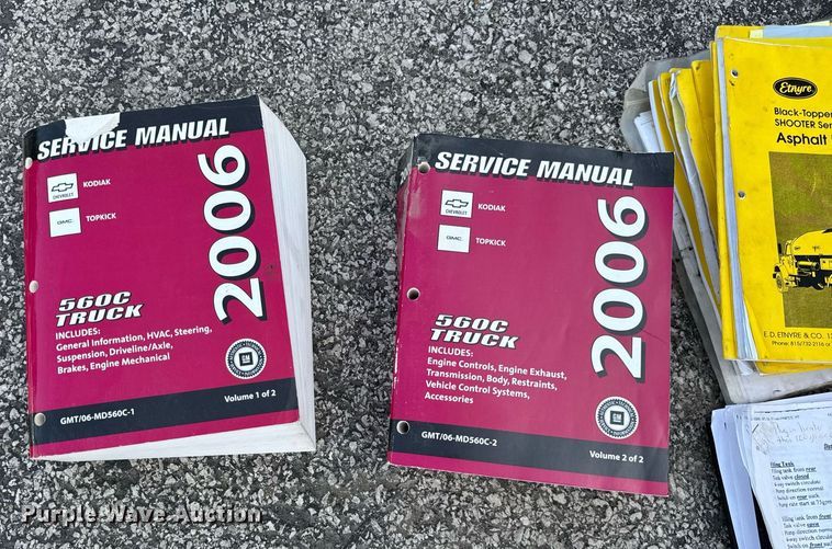 image for item DU3469 2006 Chevrolet C7500 oil distributor truck