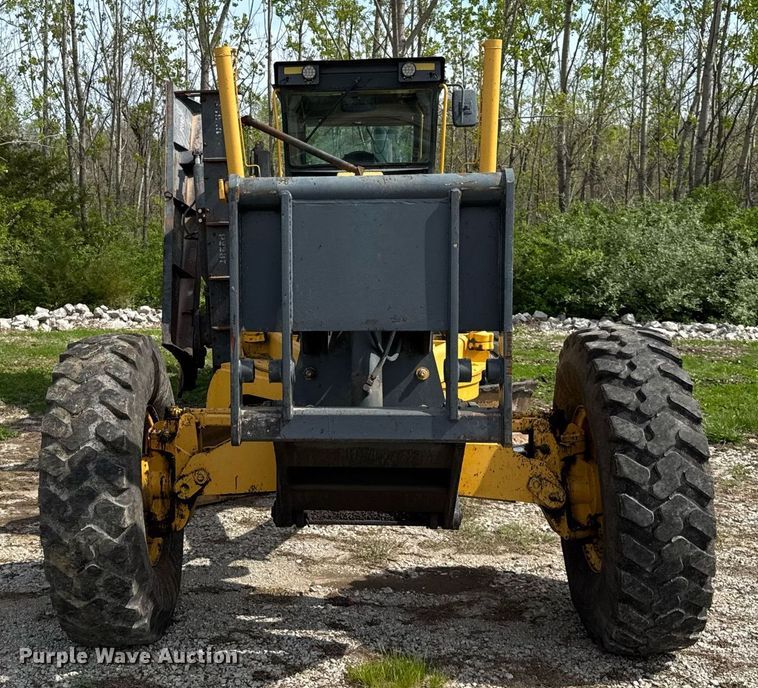 image for item DU3470 2001 John Deere 770CH motor grader