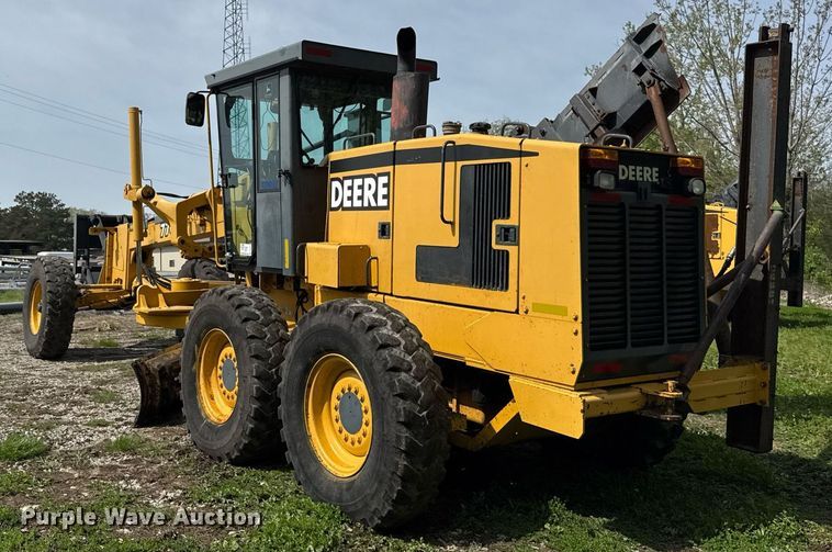 image for item DU3470 2001 John Deere 770CH motor grader