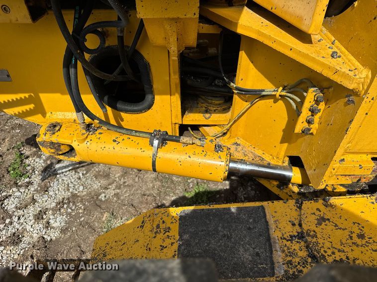 image for item DU3470 2001 John Deere 770CH motor grader