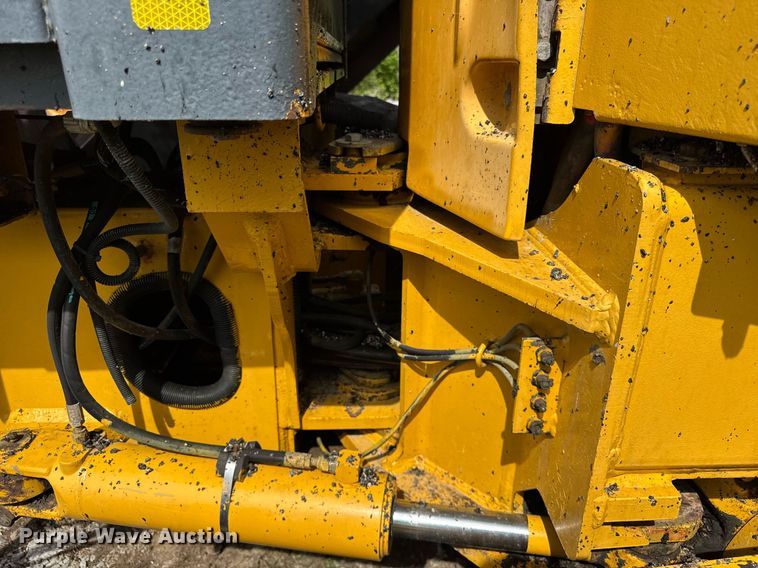 image for item DU3470 2001 John Deere 770CH motor grader