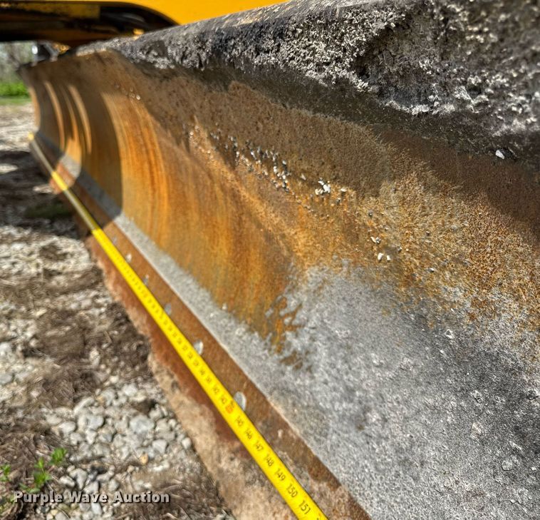 image for item DU3470 2001 John Deere 770CH motor grader