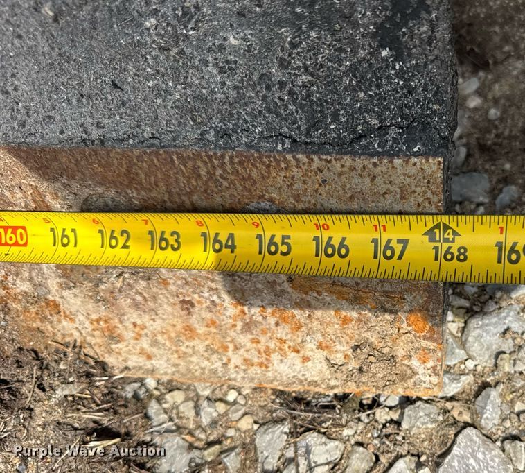 image for item DU3470 2001 John Deere 770CH motor grader