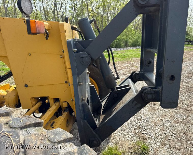 image for item DU3470 2001 John Deere 770CH motor grader