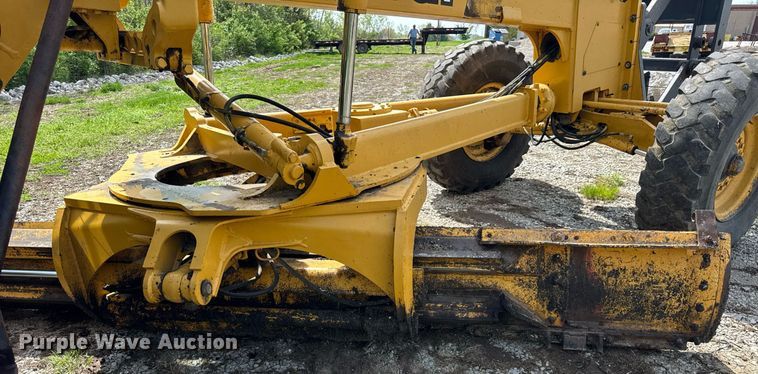 image for item DU3470 2001 John Deere 770CH motor grader