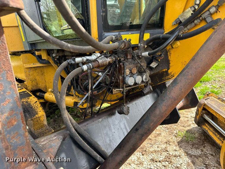 image for item DU3470 2001 John Deere 770CH motor grader