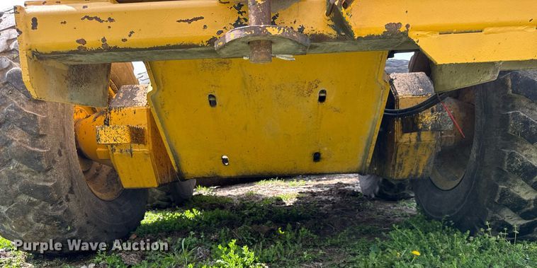 image for item DU3470 2001 John Deere 770CH motor grader