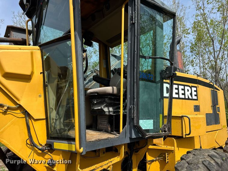 image for item DU3470 2001 John Deere 770CH motor grader